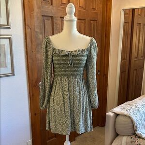 American Eagle Outfitters Green Floral Long Sleeve Dress